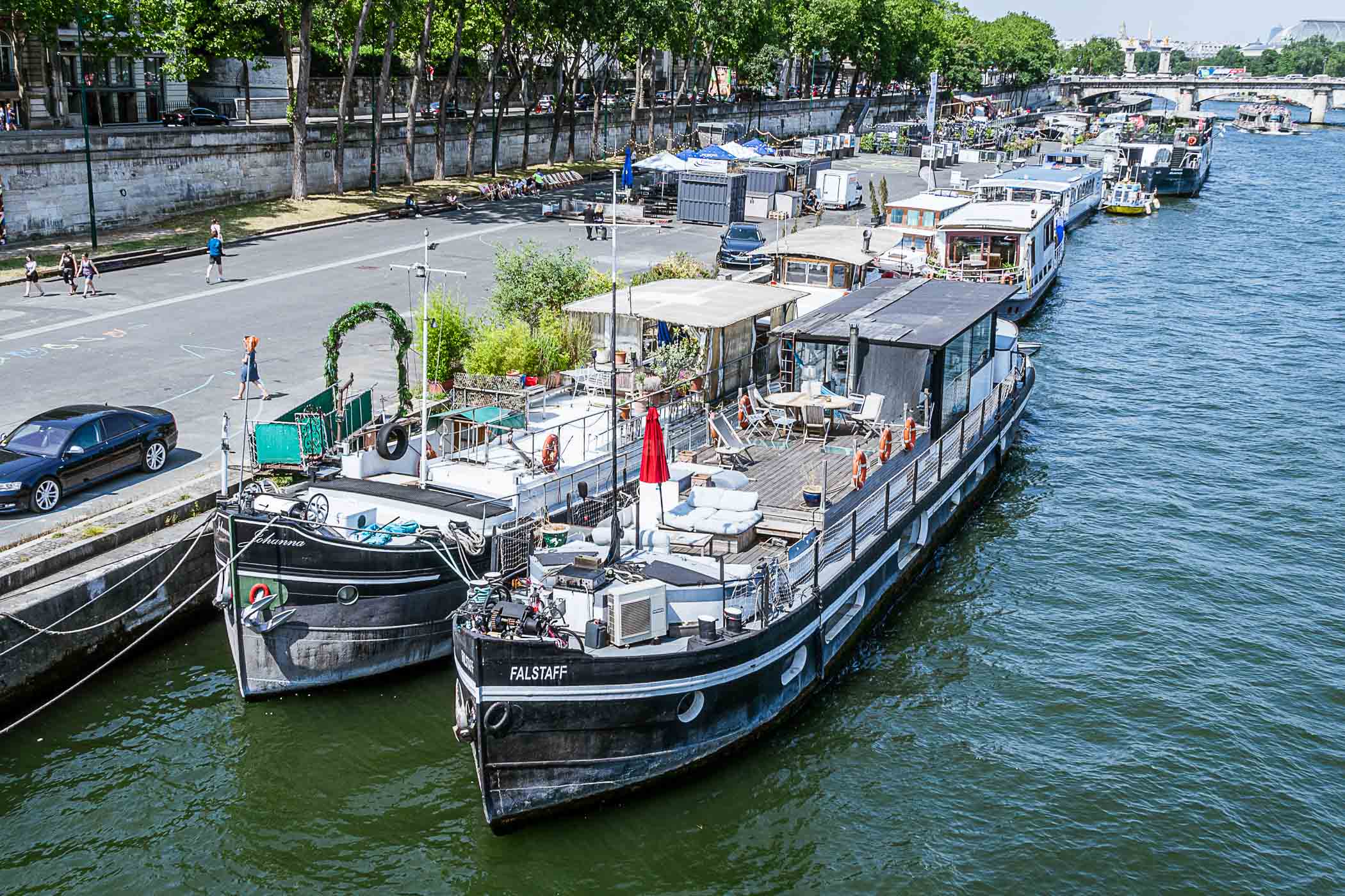 Kehidupan di Atas Sungai Seine Paris